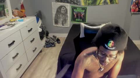 Plant Base Streamers From Pennsylvania online show from December 2, 12:25 am