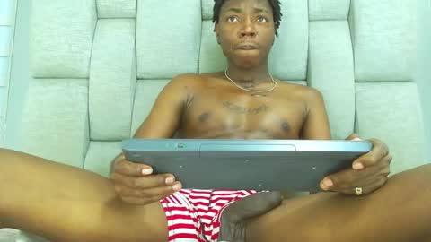Snapshot of black_fire10 chatting on September 10, 7:01 pm Fireeee  online show from September 10, 7:01 pm