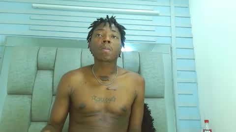 Snapshot of black_fire10 chatting on September 13, 7:37 pm Fireeee  online show from September 13, 7:37 pm