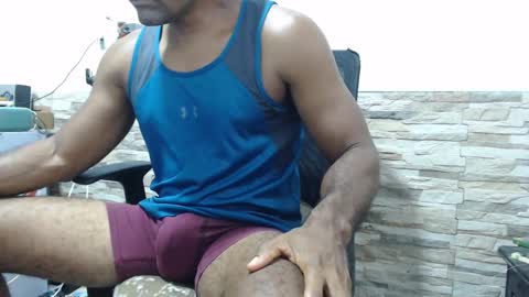 Snapshot of black_latino6 chatting on September 25, 9:13 pm black_latino6 online show from September 25, 9:13 pm