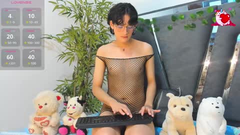 Snapshot of black_rose02 chatting on February 2, 11:51 am B L A C K  R O S E  online show from February 2, 11:51 am