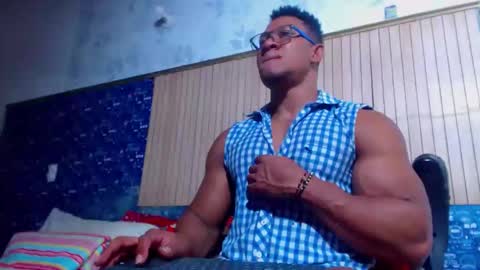 duglas online show from March 25, 7:51 pm