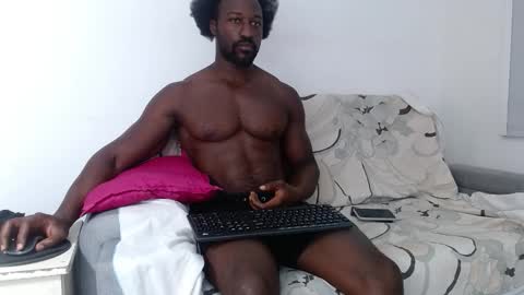 Twtter 1MikeBeckford            Onlyfns beckfordmike online show from February 26, 11:44 am