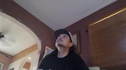 Snapshot of blazinawin chatting on December 15, 10:15 pm FreshCut online show from December 15, 10:15 pm