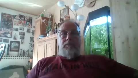 Snapshot of blindsurfer780299 chatting on September 28, 12:25 pm blindsurfer780299 online show from September 28, 12:25 pm