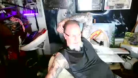 Snapshot of blindsurfer780299 chatting on September 30, 10:30 am blindsurfer780299 online show from September 30, 10:30 am