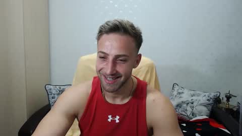 Snapshot of blondeagle chatting on October 26, 9:39 pm Mr Blond online show from October 26, 9:39 pm