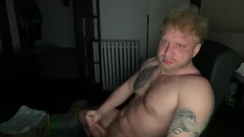 blondebluebear online show from February 18, 1:48 am