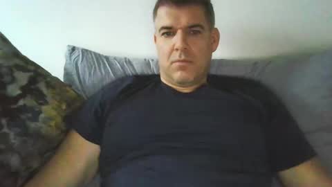 Snapshot of blue_eye_hot_dick chatting on February 2, 12:13 pm blue_eye_hot_dick online show from February 2, 12:13 pm