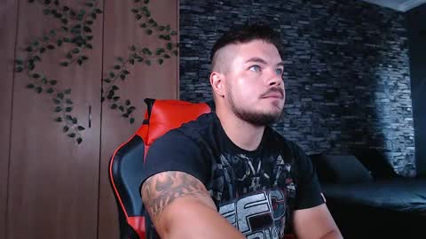 blueeyeboy0 online show from March 18, 8:06 am