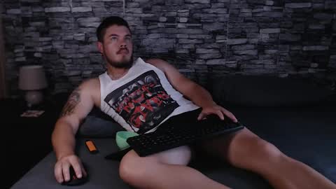 blueeyeboy0 online show from April 2, 12:13 pm