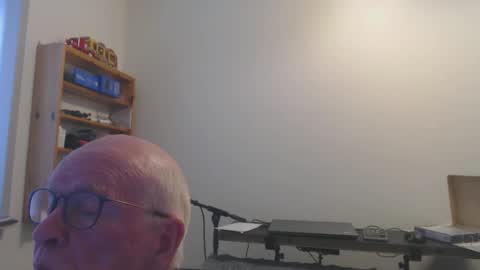 blueeyesn8 online show from February 12, 10:14 am