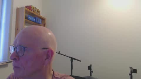 blueeyesn8 online show from December 28, 9:52 am