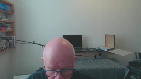 blueeyesn8 online show from February 17, 9:13 am