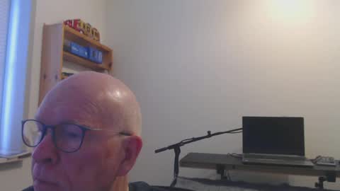 blueeyesn8 online show from January 3, 8:43 am