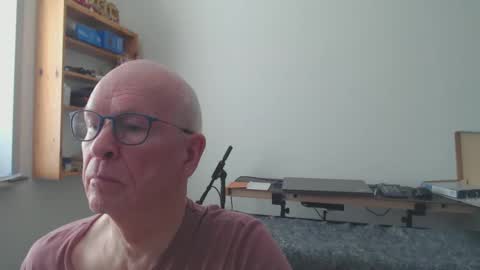 blueeyesn8 online show from March 7, 10:02 am