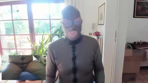 SlaveRobert online show from October 19, 11:46 am