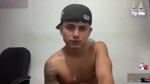 Snapshot of bob_pettersonn chatting on December 3, 4:35 am Bob  INDEPENDENT MODEL online show from December 3, 4:35 am