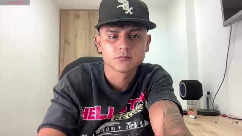 Bob  INDEPENDENT MODEL online show from March 12, 1:24 am