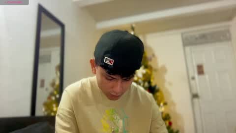 Snapshot of bob_pettersonn chatting on December 19, 1:07 am Bob  INDEPENDENT MODEL online show from December 19, 1:07 am