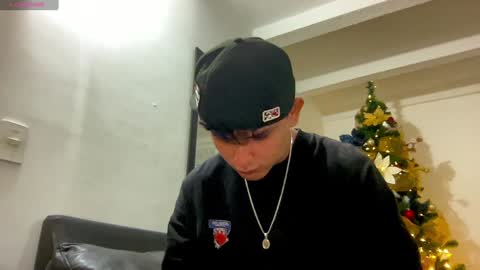 Snapshot of bob_pettersonn chatting on December 21, 1:36 am Bob  INDEPENDENT MODEL online show from December 21, 1:36 am