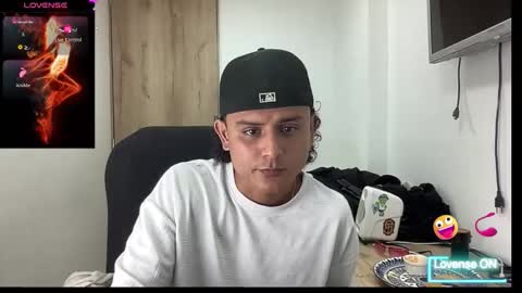 Snapshot of bob_pettersonn chatting on October 13, 11:55 pm Bob  INDEPENDENT MODEL online show from October 13, 11:55 pm