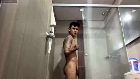 Snapshot of bob_pettersonn chatting on December 15, 10:04 pm Bob  INDEPENDENT MODEL online show from December 15, 10:04 pm