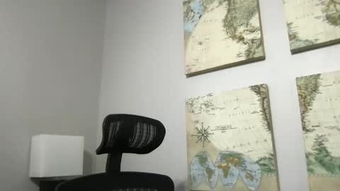 bobbylightfoot3 online show from February 14, 12:51 am