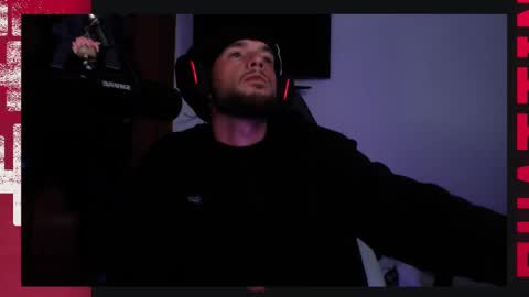 Snapshot of bodyking69 chatting on January 21, 12:04 am bodyking69 online show from January 21, 12:04 am