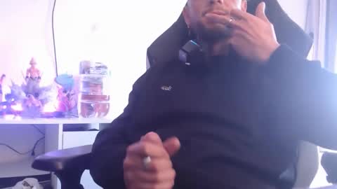 Snapshot of bodyking69 chatting on January 30, 12:59 pm bodyking69 online show from January 30, 12:59 pm