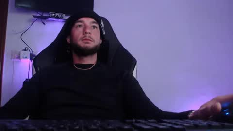 Snapshot of bodyking69 chatting on February 3, 10:58 am bodyking69 online show from February 3, 10:58 am