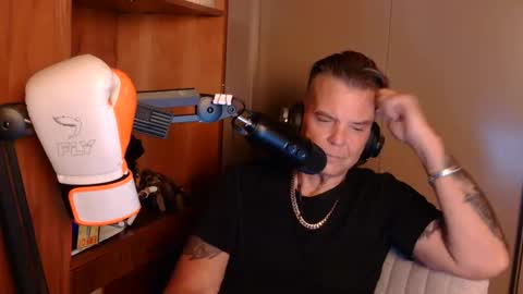 BOSS online show from October 11, 6:06 am