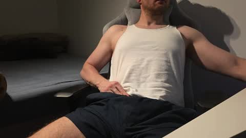 bottomtsinner online show from April 10, 10:39 pm