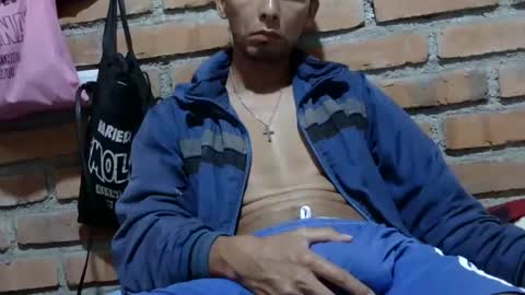 Snapshot of boycumlatino21 chatting on October 18, 3:50 pm Boy online show from October 18, 3:50 pm