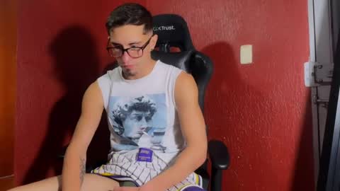 Felipe  online show from May 11, 11:13 pm