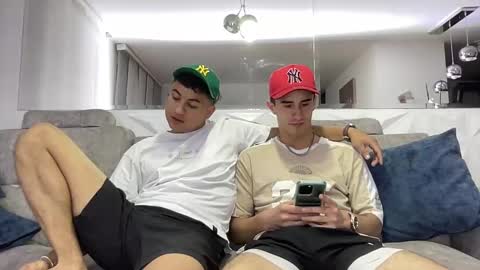 Felipe  online show from February 15, 11:38 pm