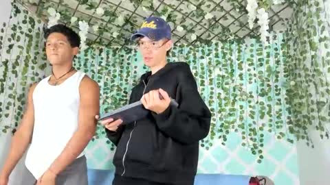 boys4hot_777 online show from March 3, 7:34 pm