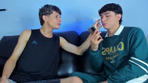 Snapshot of boysweet_boys chatting on January 28, 9:19 pm Paul and Max online show from January 28, 9:19 pm