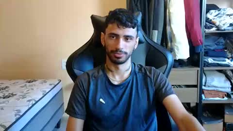 boyzinm2 online show from February 18, 10:46 am