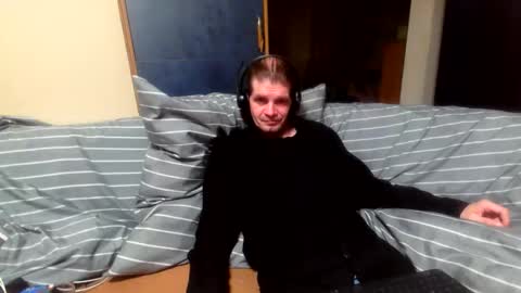 Snapshot of bponie1 chatting on September 15, 12:24 am bponie1 online show from September 15, 12:24 am