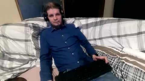 Snapshot of bponie1 chatting on September 22, 2:44 am bponie1 online show from September 22, 2:44 am