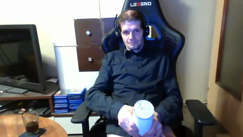 Snapshot of bponie1 chatting on February 6, 5:03 am bponie1 online show from February 6, 5:03 am