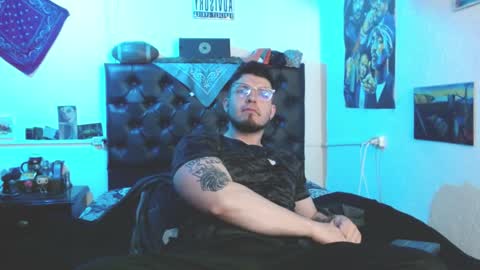 Snapshot of brad_hot_boy chatting on October 11, 9:52 pm brad hot boy online show from October 11, 9:52 pm