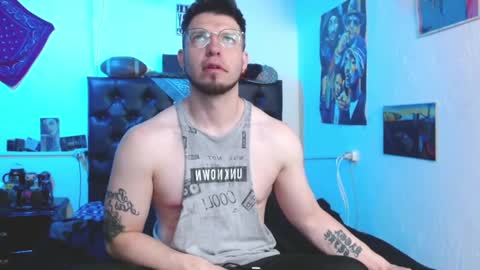 Snapshot of brad_hot_boy chatting on January 3, 3:33 pm brad hot boy online show from January 3, 3:33 pm