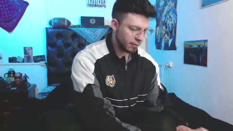 Snapshot of brad_hot_boy chatting on March 8, 4:16 pm brad hot boy online show from March 8, 4:16 pm