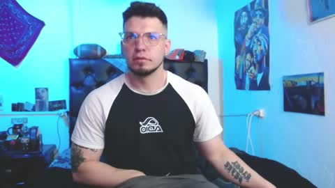 Snapshot of brad_hot_boy chatting on October 21, 3:48 pm brad hot boy online show from October 21, 3:48 pm