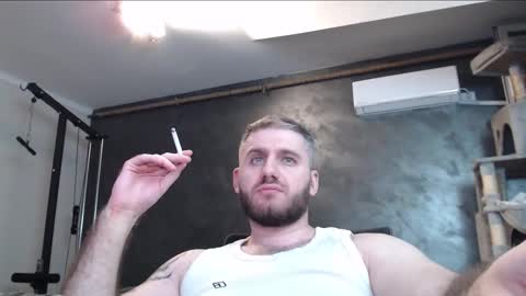 Snapshot of brad_pittfall chatting on September 18, 9:17 pm ask me online show from September 18, 9:17 pm