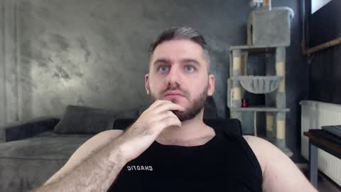 Snapshot of brad_pittfall chatting on December 9, 11:04 am ask me online show from December 9, 11:04 am