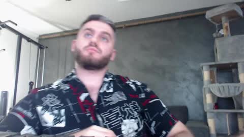 Snapshot of brad_pittfall chatting on December 4, 11:30 am ask me online show from December 4, 11:30 am