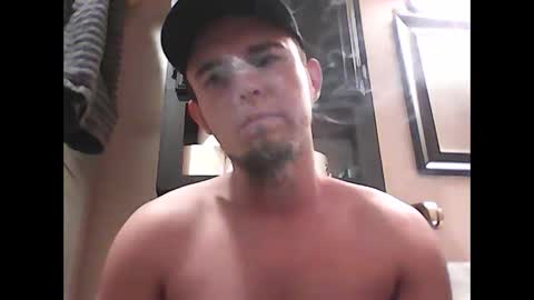 Snapshot of bradynoggle chatting on December 25, 12:05 am bradynoggle online show from December 25, 12:05 am